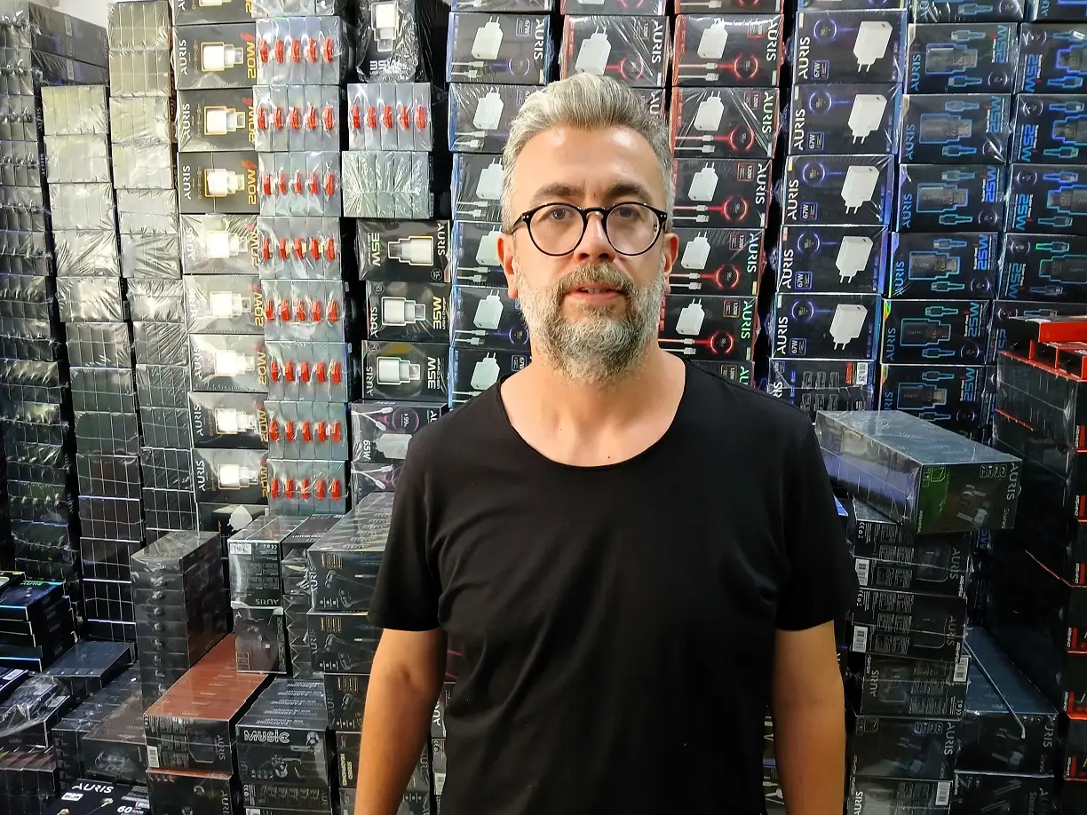 Hanımeli Sokak Cep Telefonu Aksesuarı Toptan Murat Sabancı Auris (1)