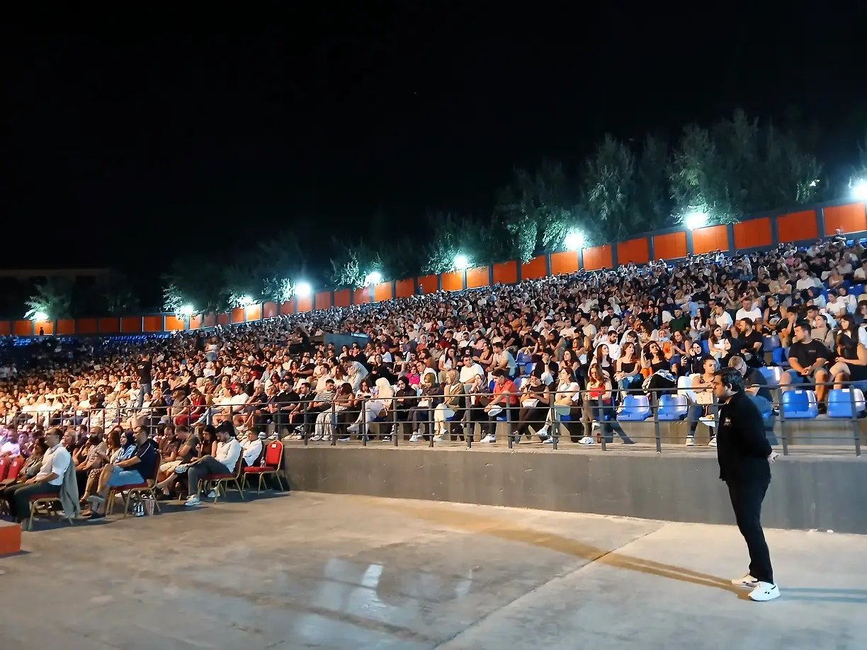 Oran Açık Hava Sahnesi Ankara Başkent Dedublüman Konseri (2)