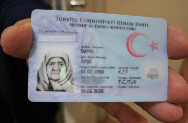 Ayşe Nine Yaşıyor Mu