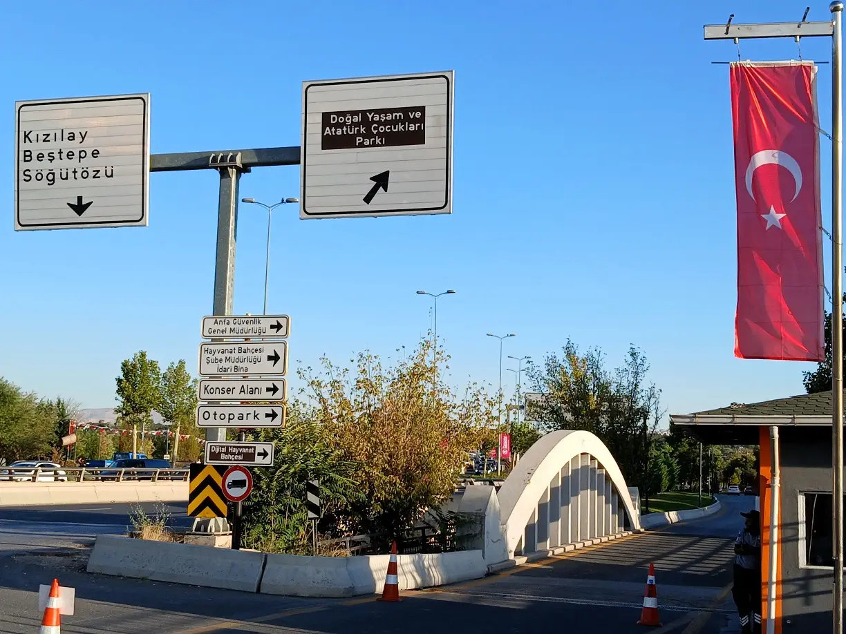 Doal Yaşam Atatürk Çocukları Parkı Hayvanat Bahçesi Aoç Abb (2)