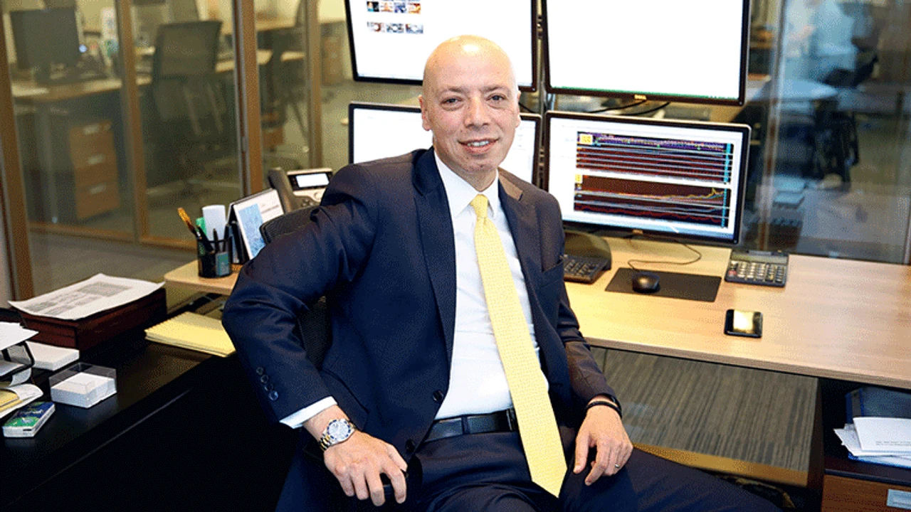 Murat Salar Kimdir