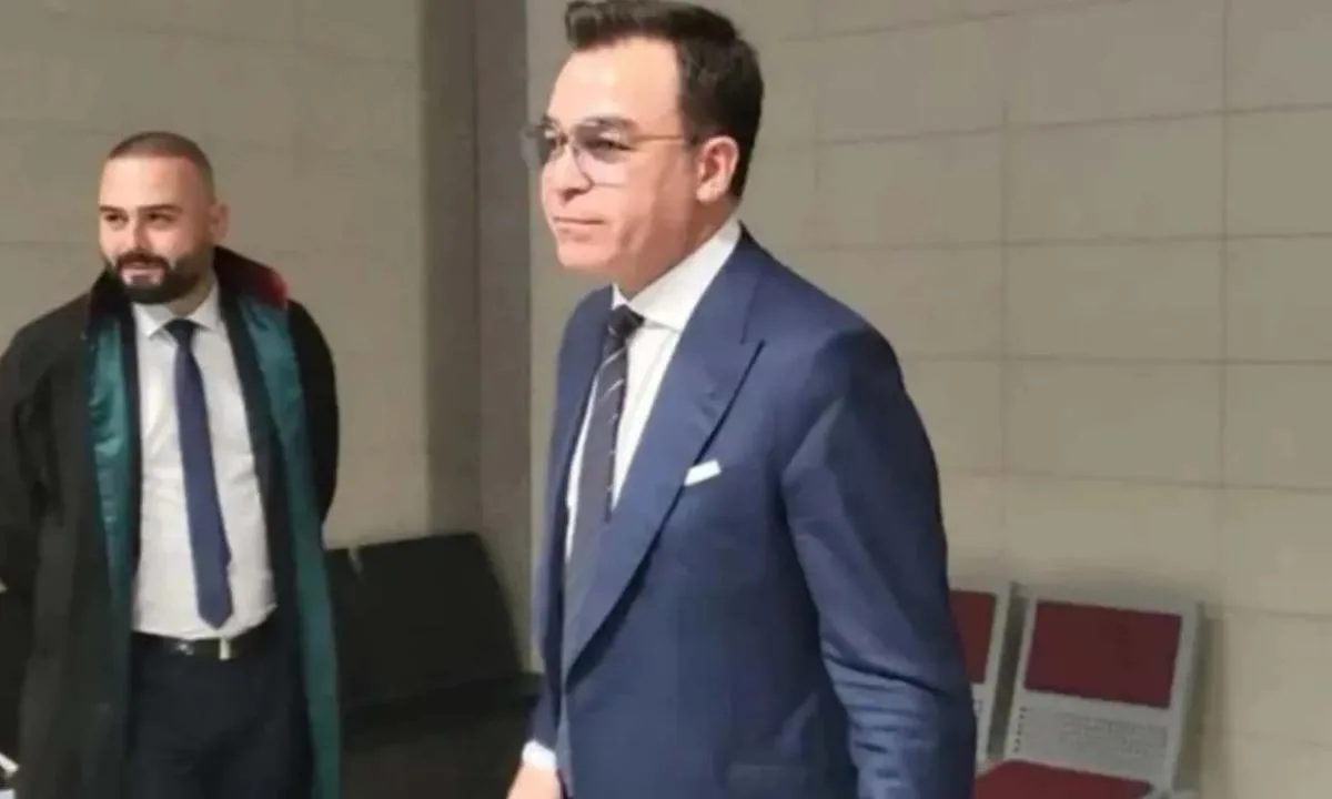 Nihat Özcelik Kimdir