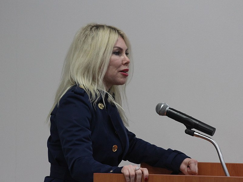 Özlenen Özkan Kimdir