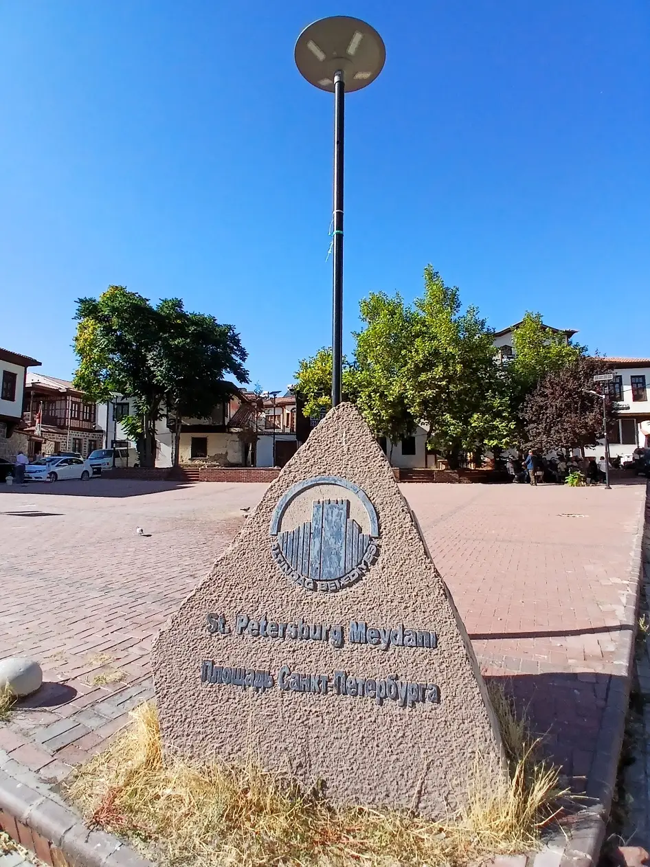 Saint St Petersburg Meydanı Hamamarkası Hacettepe Altındağ (2)