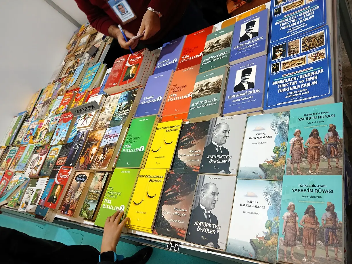 Araştırmacı Gazeteci Yazar Selçuk Silsüpür Ankara Kitap Fuarı Congresium (3)
