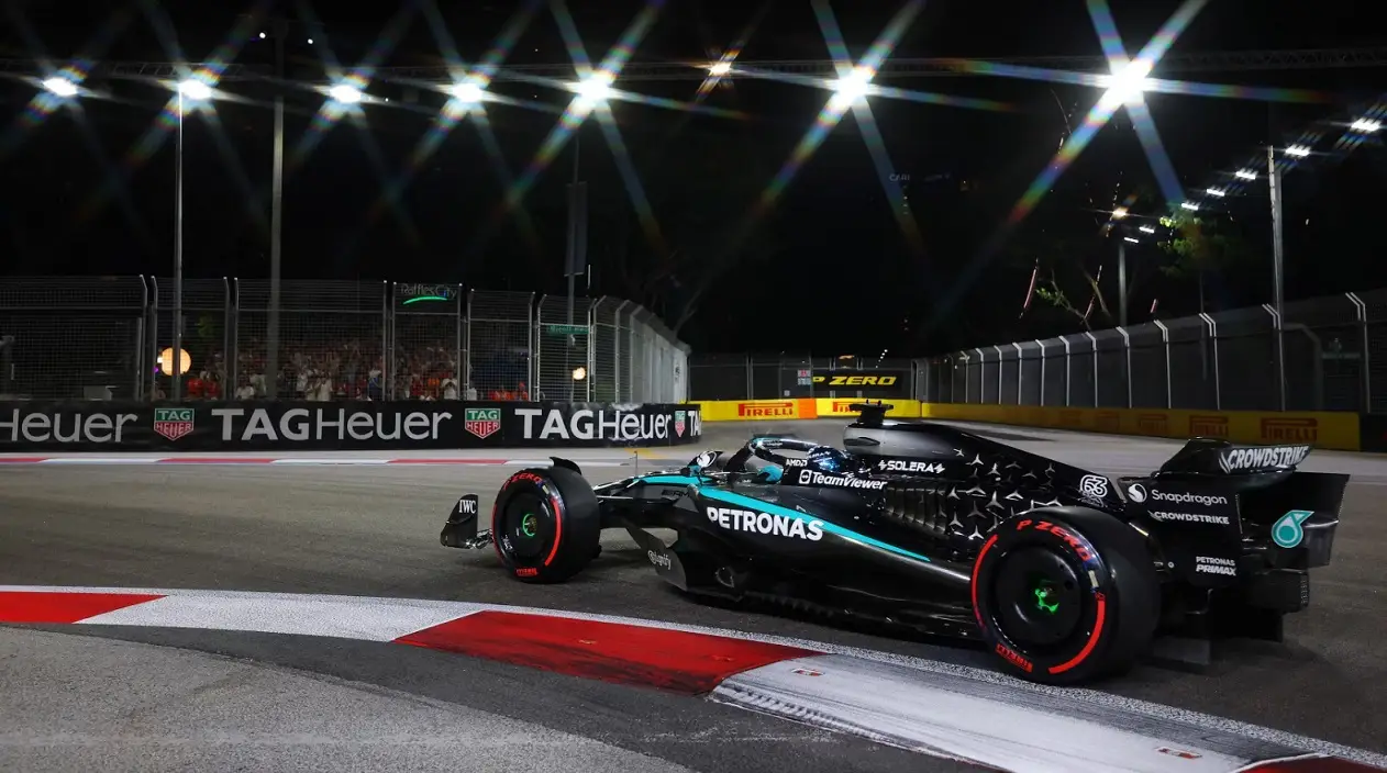 F1 George Russel Mercedes Singapur Gp Pole-3