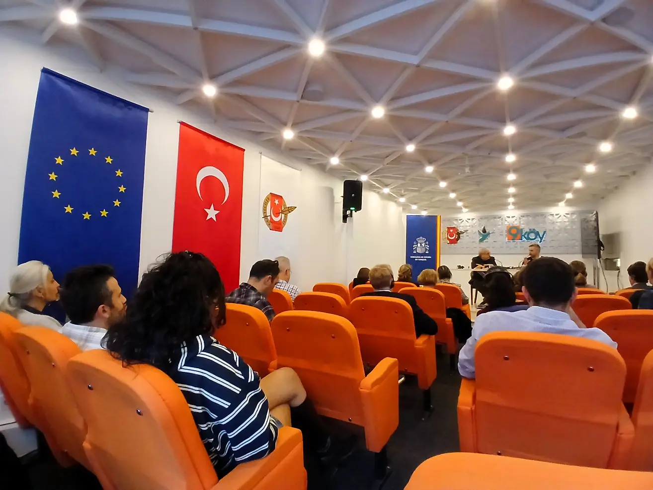 Ispanyol El Pais Gazetesi Andres Mourenza Basın Evi Gazeteciler Cemiyeti (1)