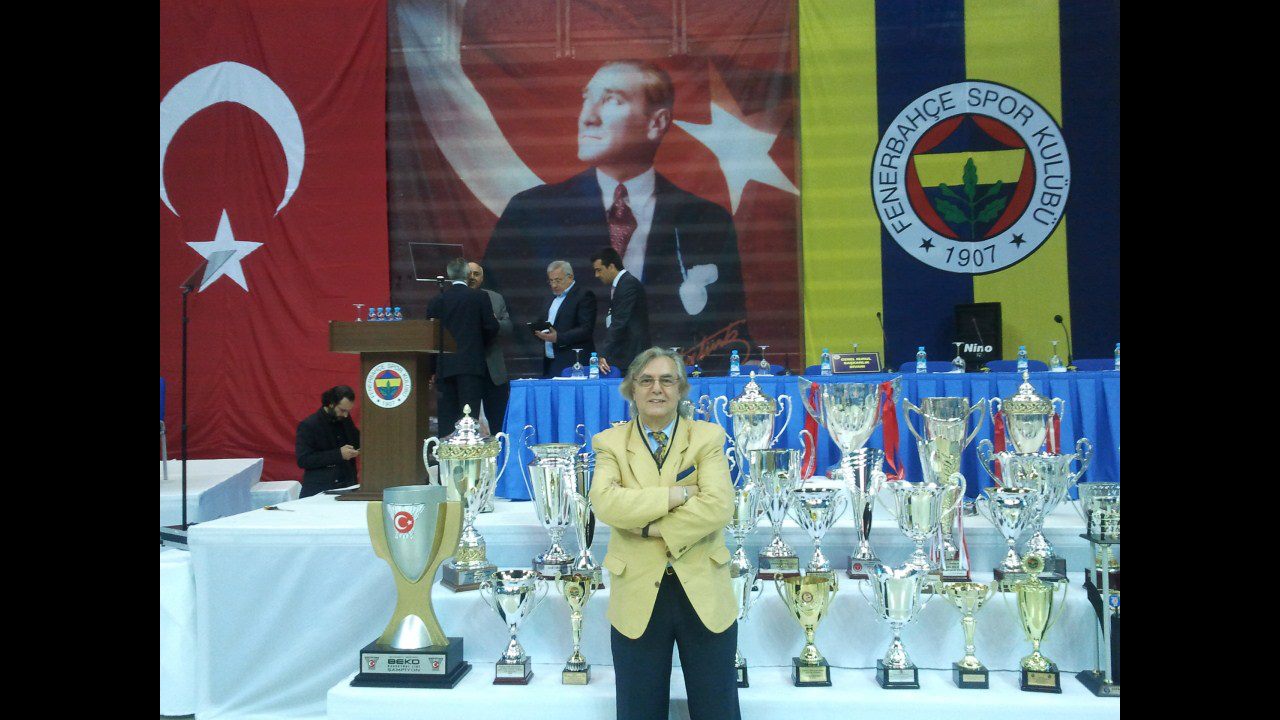 Kaya Enişte Kimdir