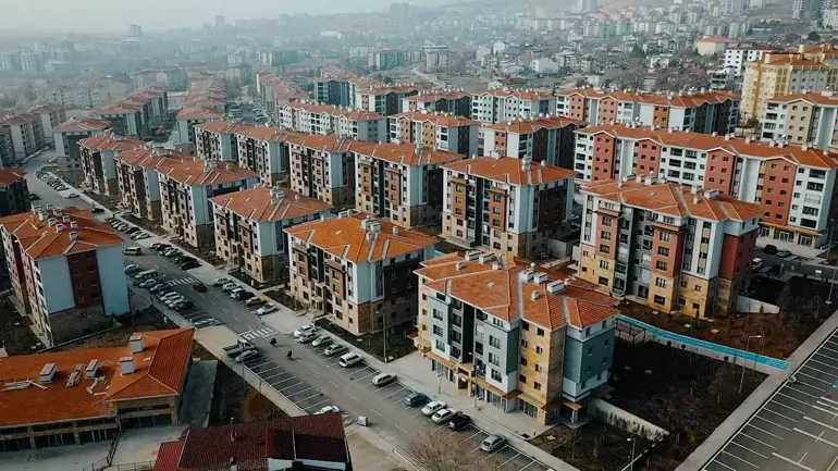 Cumhurbaşkanı Recep Tayyip Erdoğan, yarın İstanbul Başakşehir’de düzenlenecek “500 Bin Sosyal Konut Tanıtım Töreni'nde projeye dair tüm detayları kamuoyuyla paylaşacak.