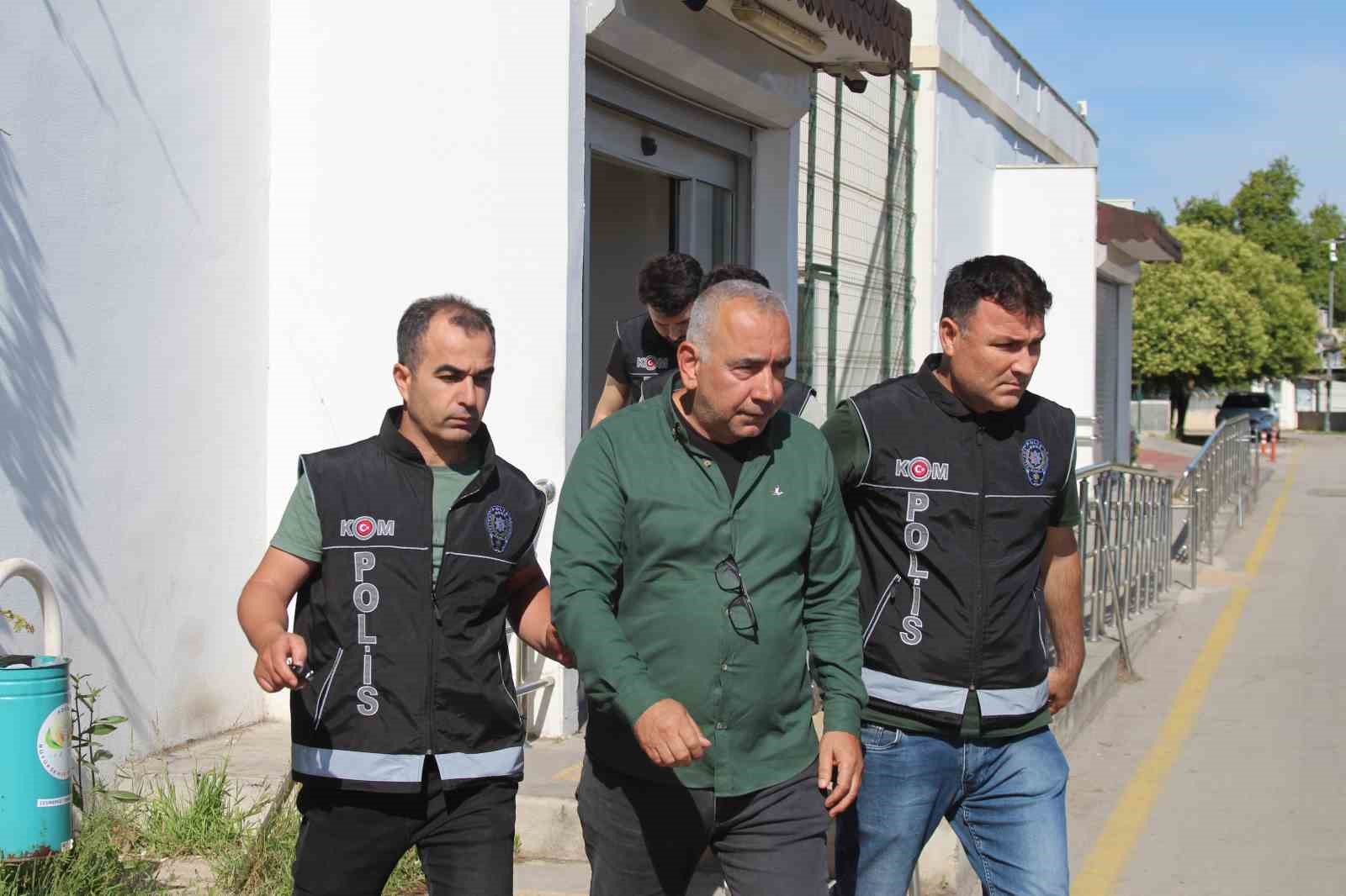 Oya Tekin Eşi