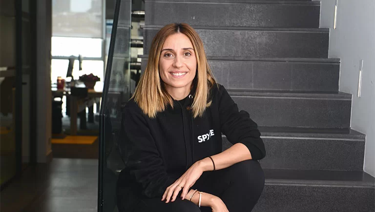 Rina Onur Şirinoğlu Kimdşr