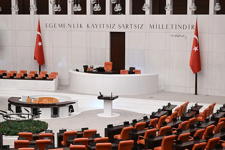 Yenı Yasama