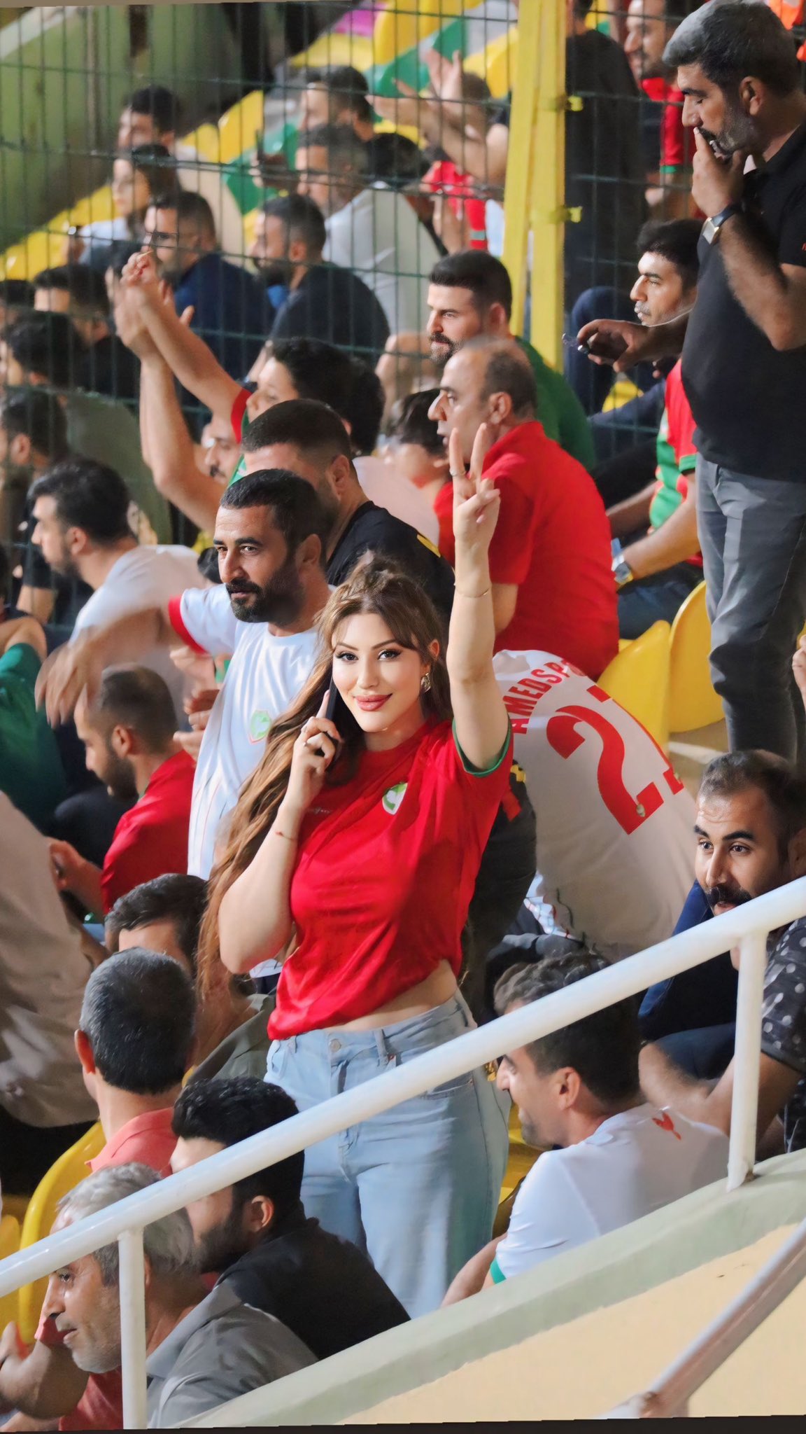 Zelal Taybeti Kimdir