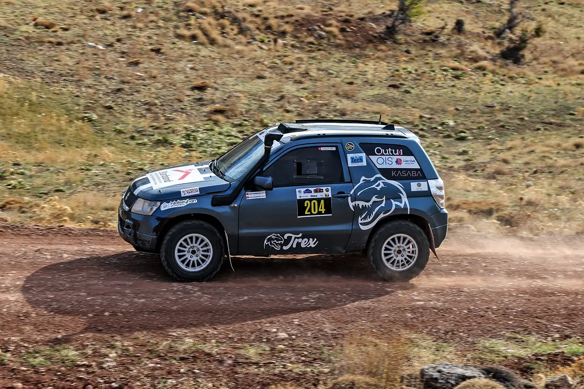 Baja Attalos Otomobil 3 Zeki Karacayli