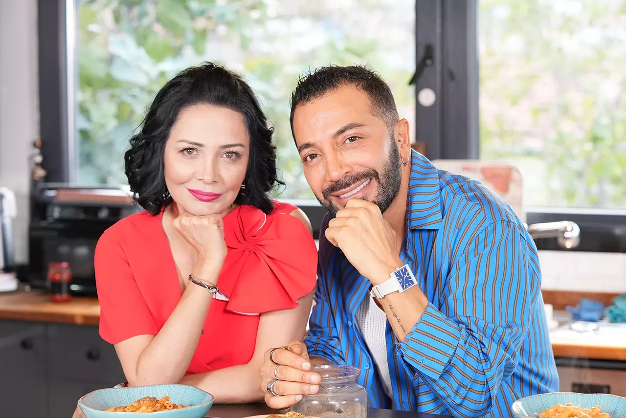 Evri̇m Akin Sevgi̇li̇si̇