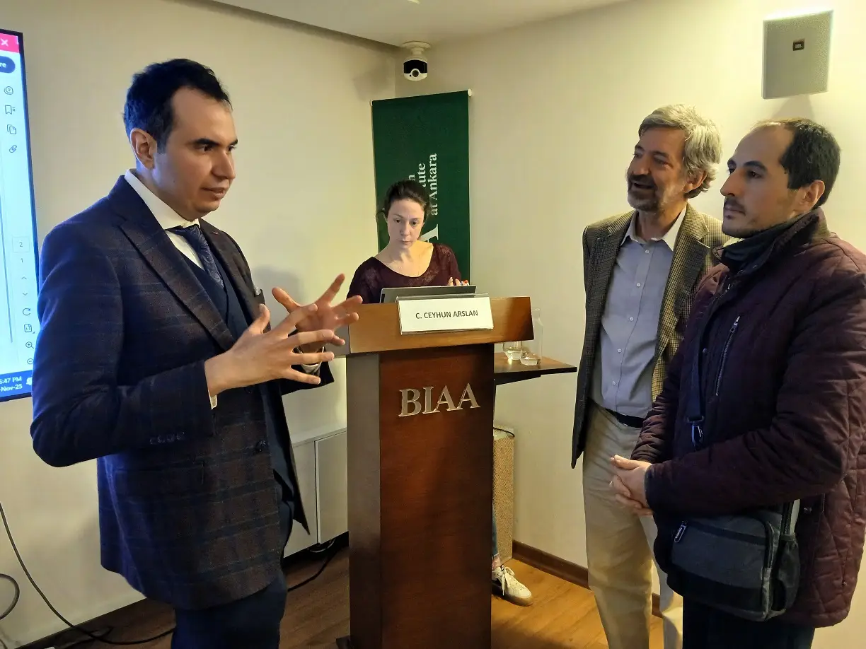 Koç Üniversitesi Karşılaştırmalı Edebiyat Bölümü C. Ceyhun Arslan Biaa Ankara İngiliz Enstitüsü (4)