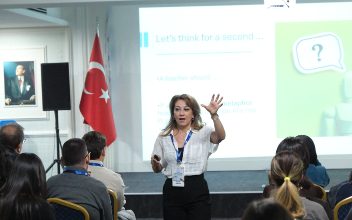 L H Ü K O N F E R A N S