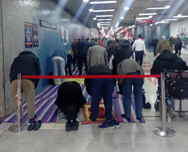 Namaz Cuma Ankara Kızılay