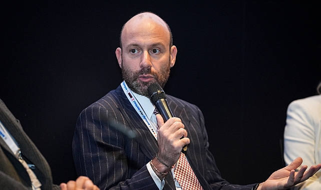 Onur Güvenatam Kimdir