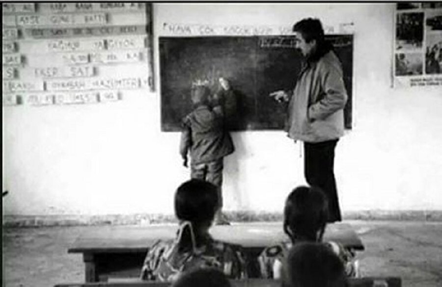 Şener Şen Öğretmenlik Resimleri