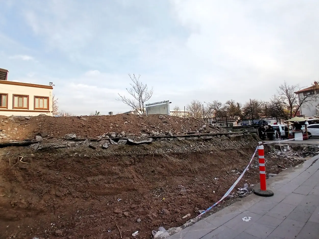 Ulucanlar 75 Yıl Ağız Diş Sağlığı Hastanesi Yıpranan Duvarı Tadilat (3)