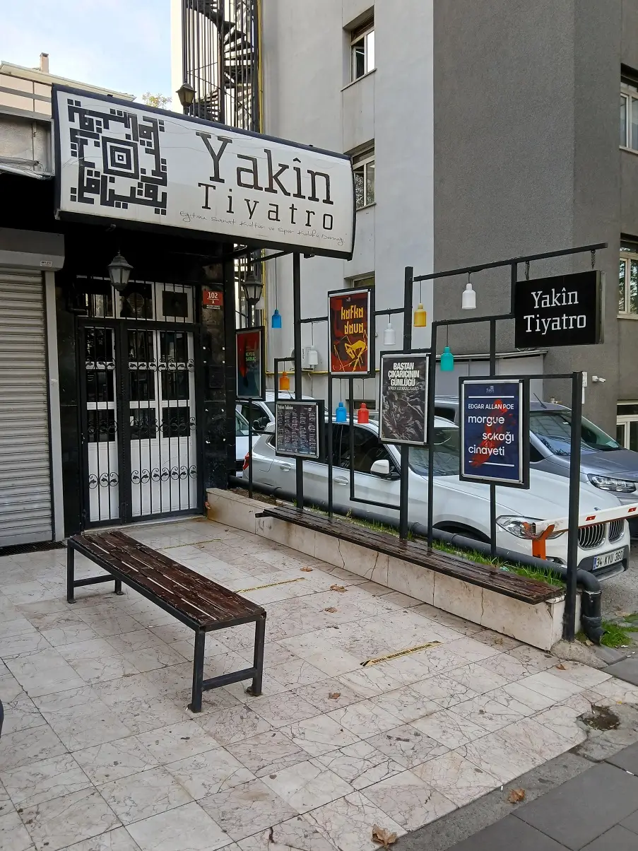 Yakın Tiyatro Sahne Necatibey Caddesi Ankara (3)