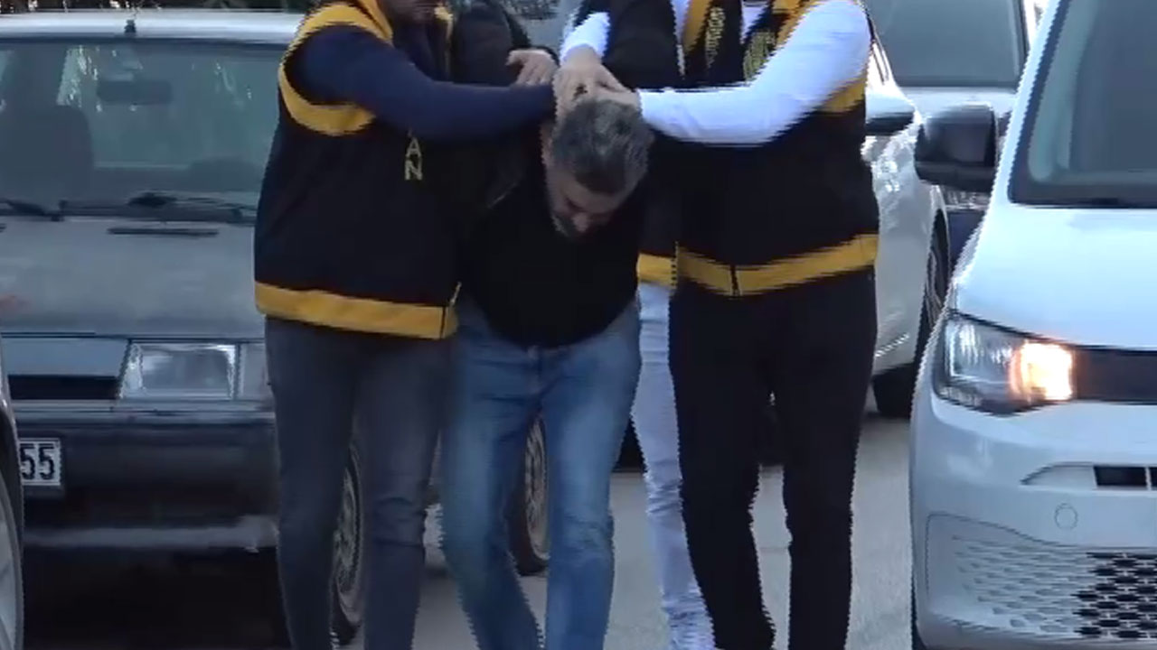 Al, Demir Evrensel Neden Cezaevine Girdi