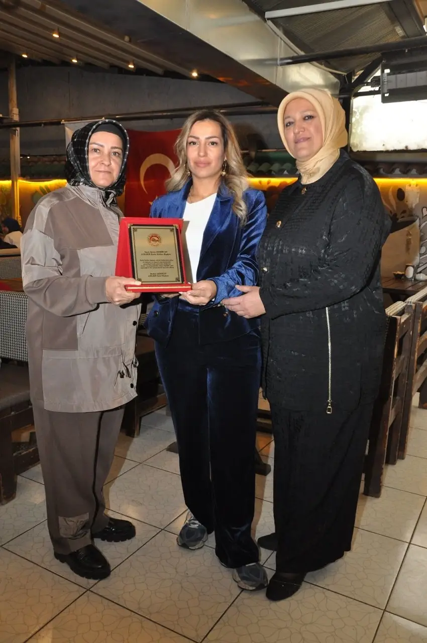 Asi̇lder Kadın Kolları Başkanı Aysun Demircan