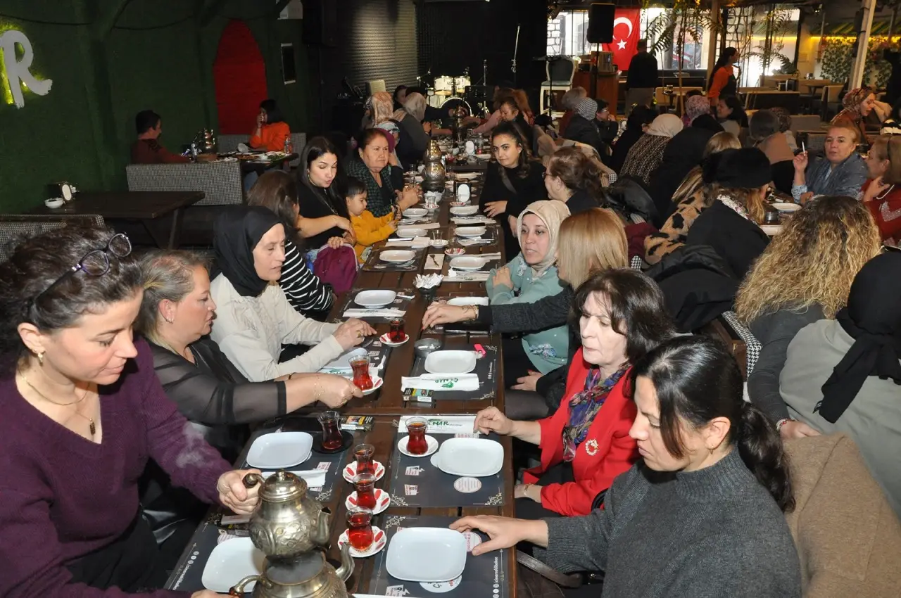 Asilder Kadın Kolları Sinop Aysun Demircan Saklıbahçe Kadın Hakları Günü Kutlama (1)