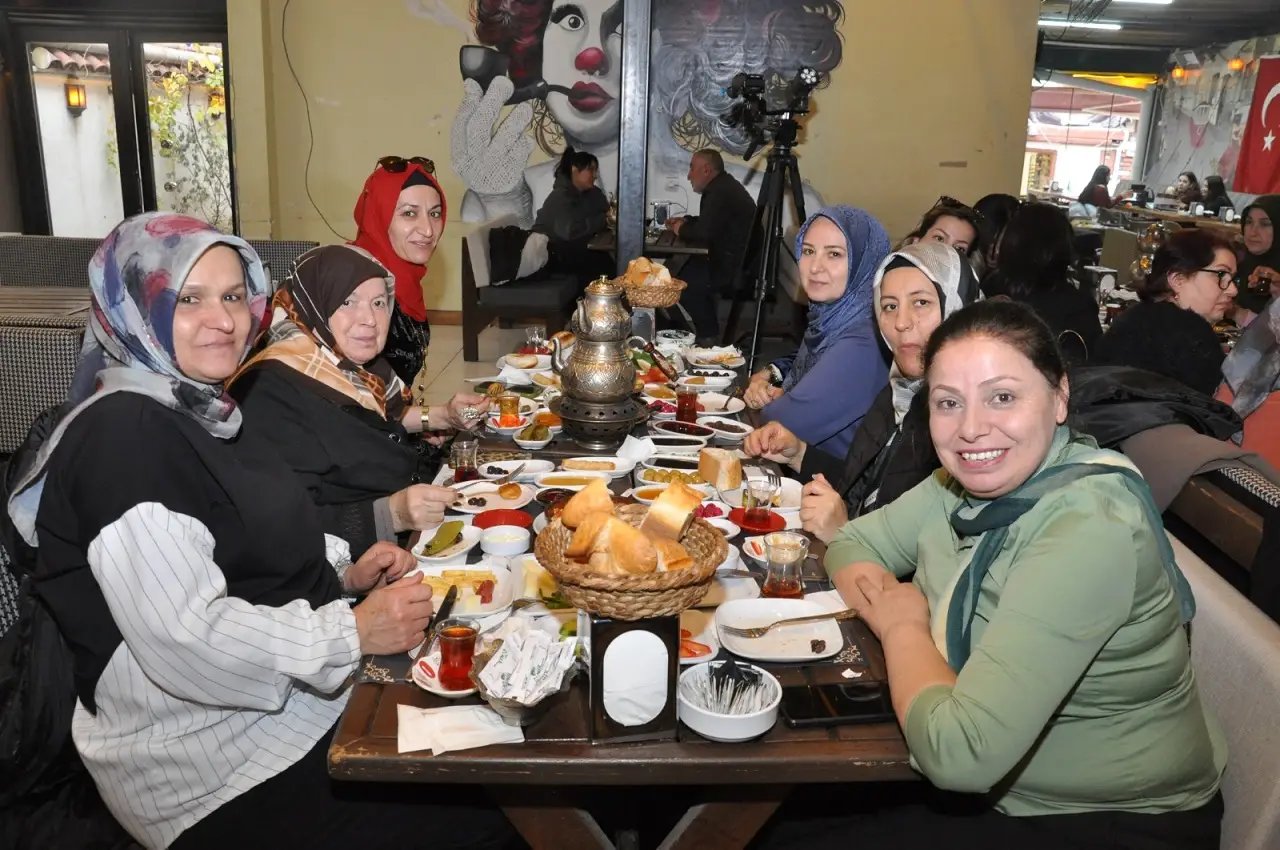 Asilder Kadın Kolları Sinop Aysun Demircan Saklıbahçe Kadın Hakları Günü Kutlama (3)