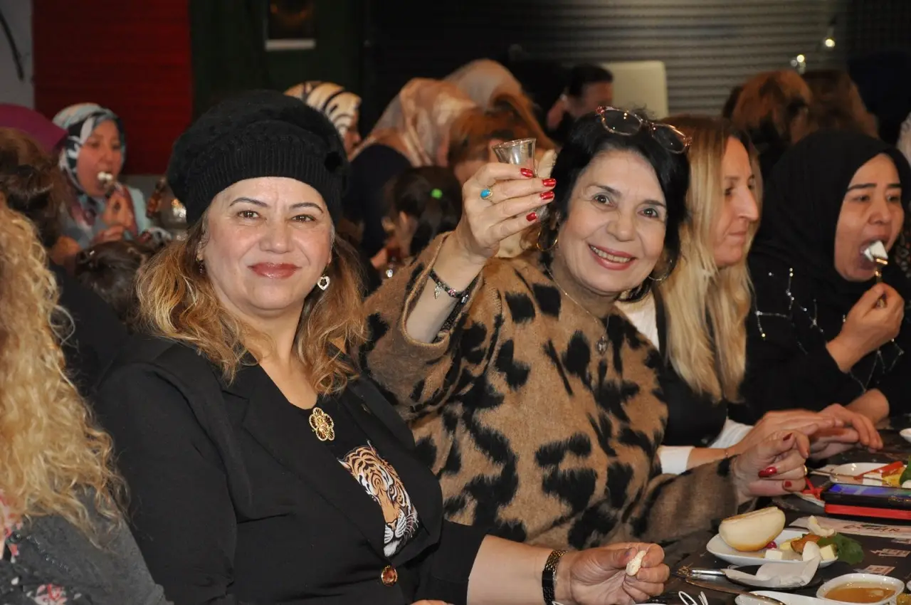 Asilder Kadın Kolları Sinop Aysun Demircan Saklıbahçe Kadın Hakları Günü Kutlama (5)