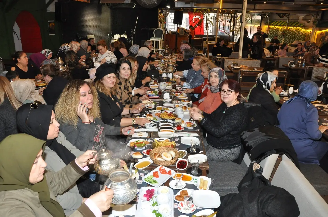 Asilder Kadın Kolları Sinop Aysun Demircan Saklıbahçe Kadın Hakları Günü Kutlama (6)