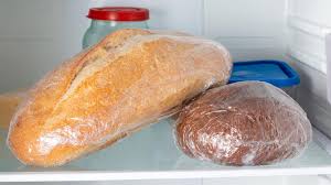 Ekmek neden bir anda taş gibi oluyor? Asıl suçlunun buzdolabı olduğu ortaya çıktı