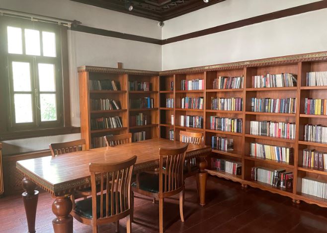 Edebi̇yat Müze Ankara Mehmet Aki̇f Kütüphanesi̇