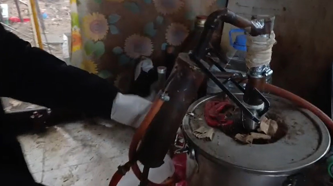 Evde Kaçak Alkol Üretimi! Sakarya’da Bir Kişi Gözaltında (2)