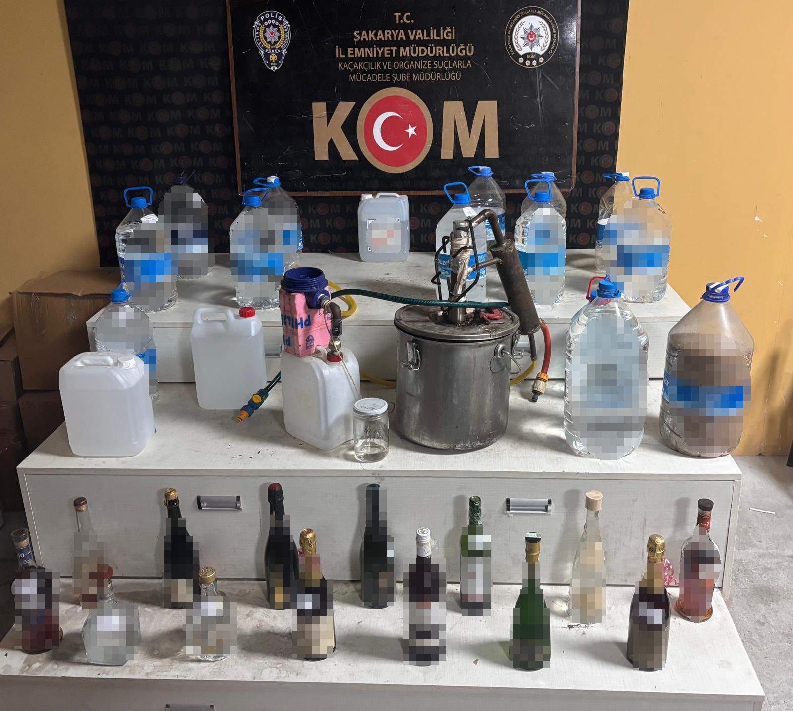 Evde Kaçak Alkol Üretimi! Sakarya’da Bir Kişi Gözaltında