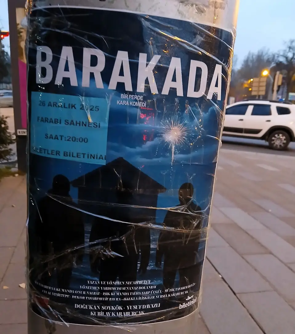 Farabi Sahnesi Barakada Tiyatro Oyunu Necati Bulut (2)