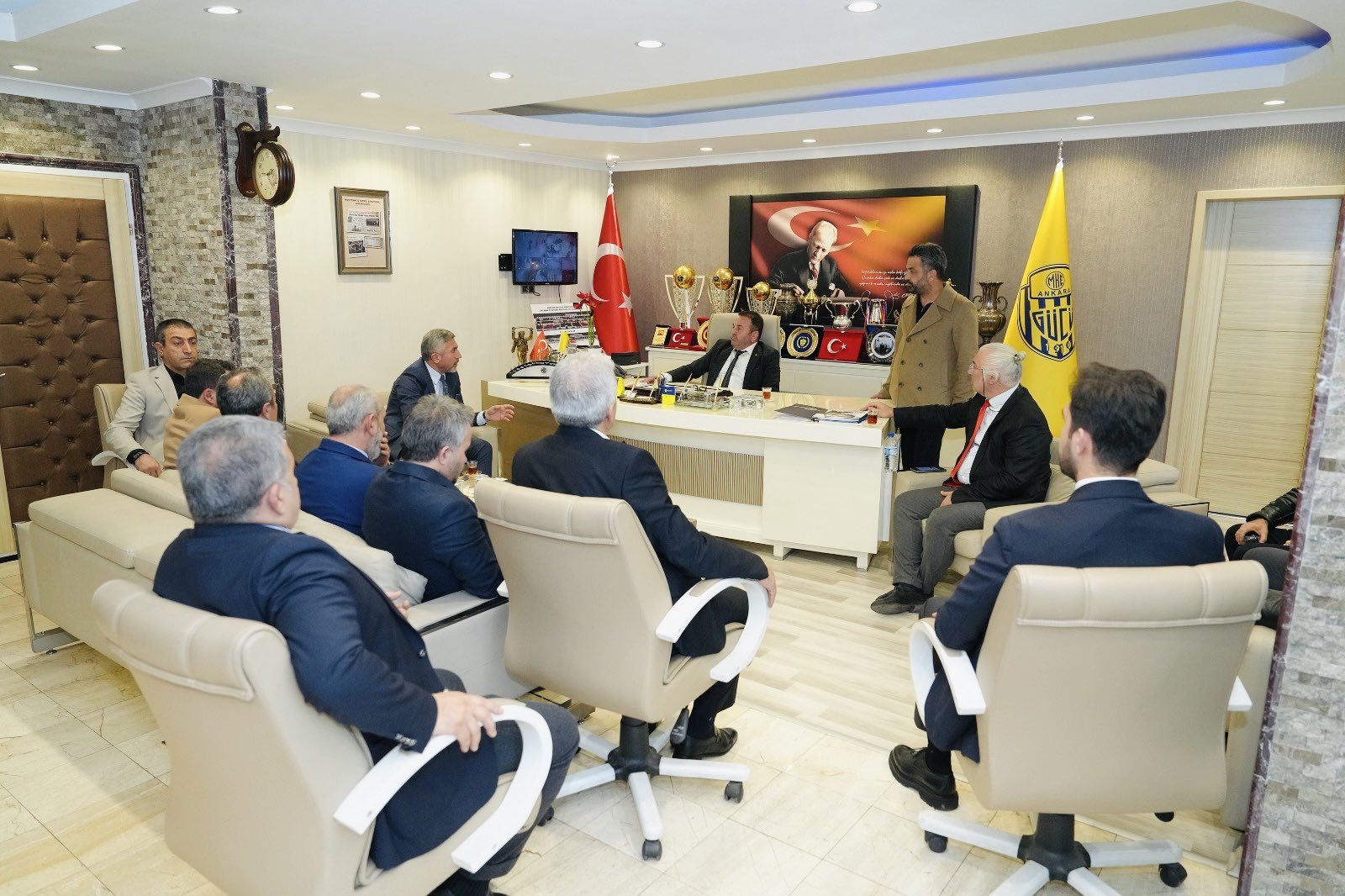 G7Yn Hk X E A A V V A3