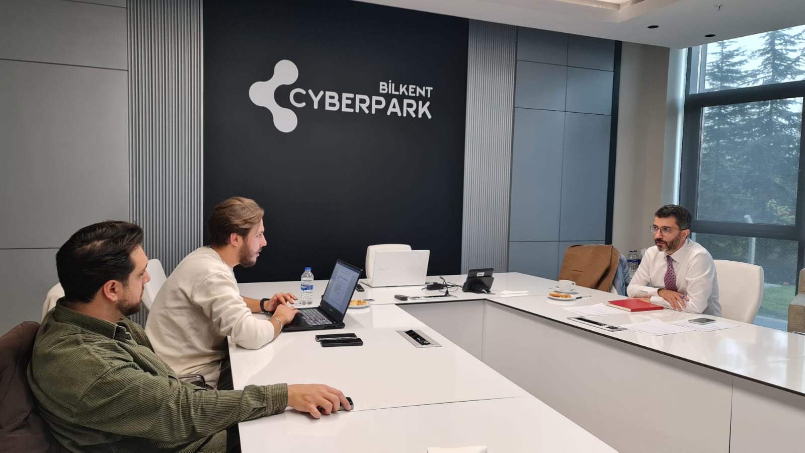 G8 Yuv Ef Wc A A O W Q Q