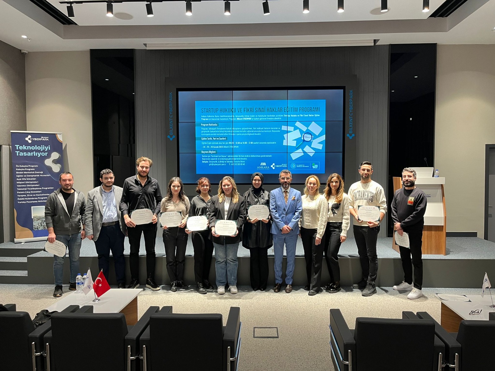 G8 Yuvkh Xc A A Y9Ry