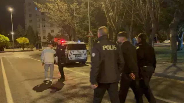 Pencereden Carsafla Inerken Goren Hirsiz Sandi 19331453 3071 M