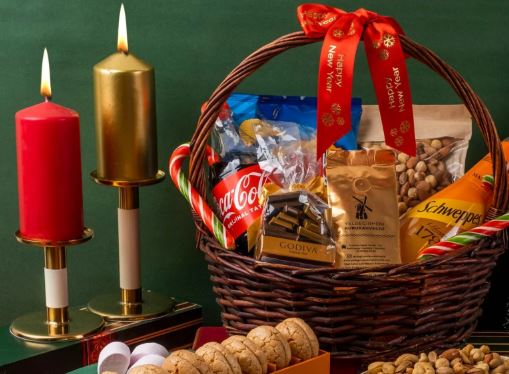 Y I L B A Ş I S E P E T İ