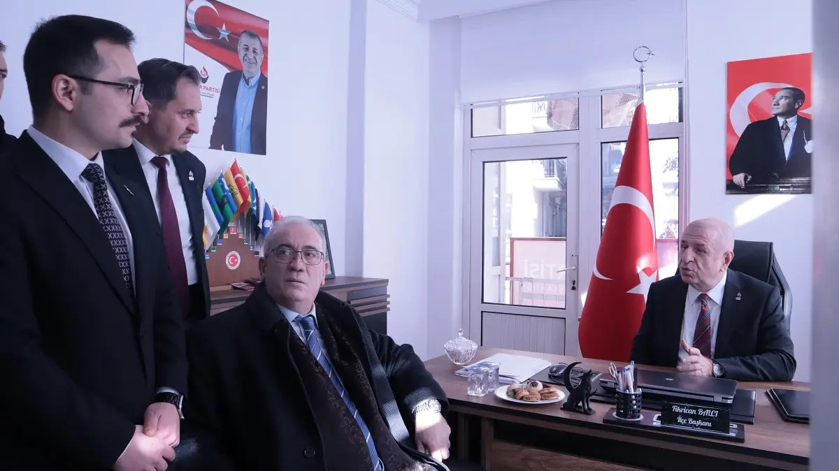 Yenimahalle İlçe Başkanlığı Açılışı Zafer Partisi Ümit Özdağ Alperen Akbaş Yenimahalle İlçe Başkanı Fikri Balcı (1)