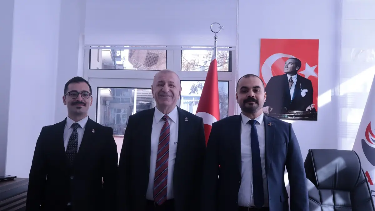 Yenimahalle İlçe Başkanlığı Açılışı Zafer Partisi Ümit Özdağ Alperen Akbaş Yenimahalle İlçe Başkanı Fikri Balcı (2)