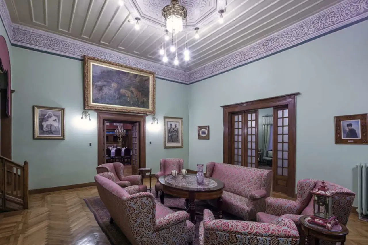 202533430 Ataturk Muze Kosk 2