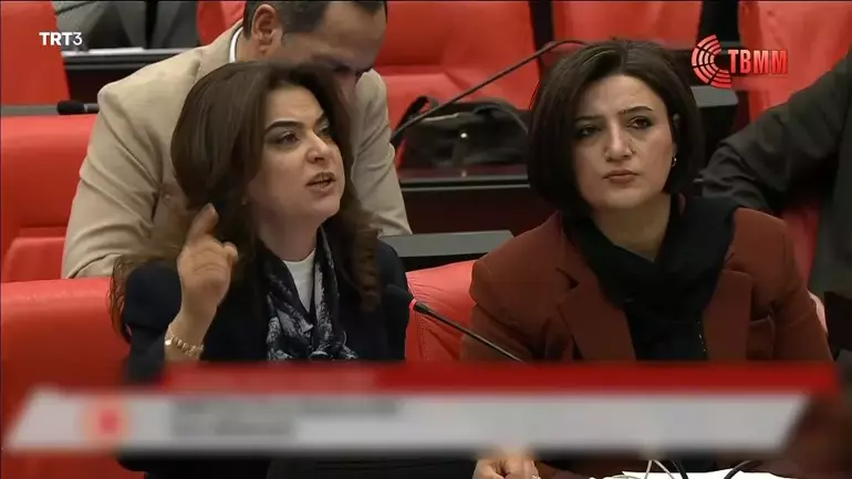 69688B02D931A03263Cd4187