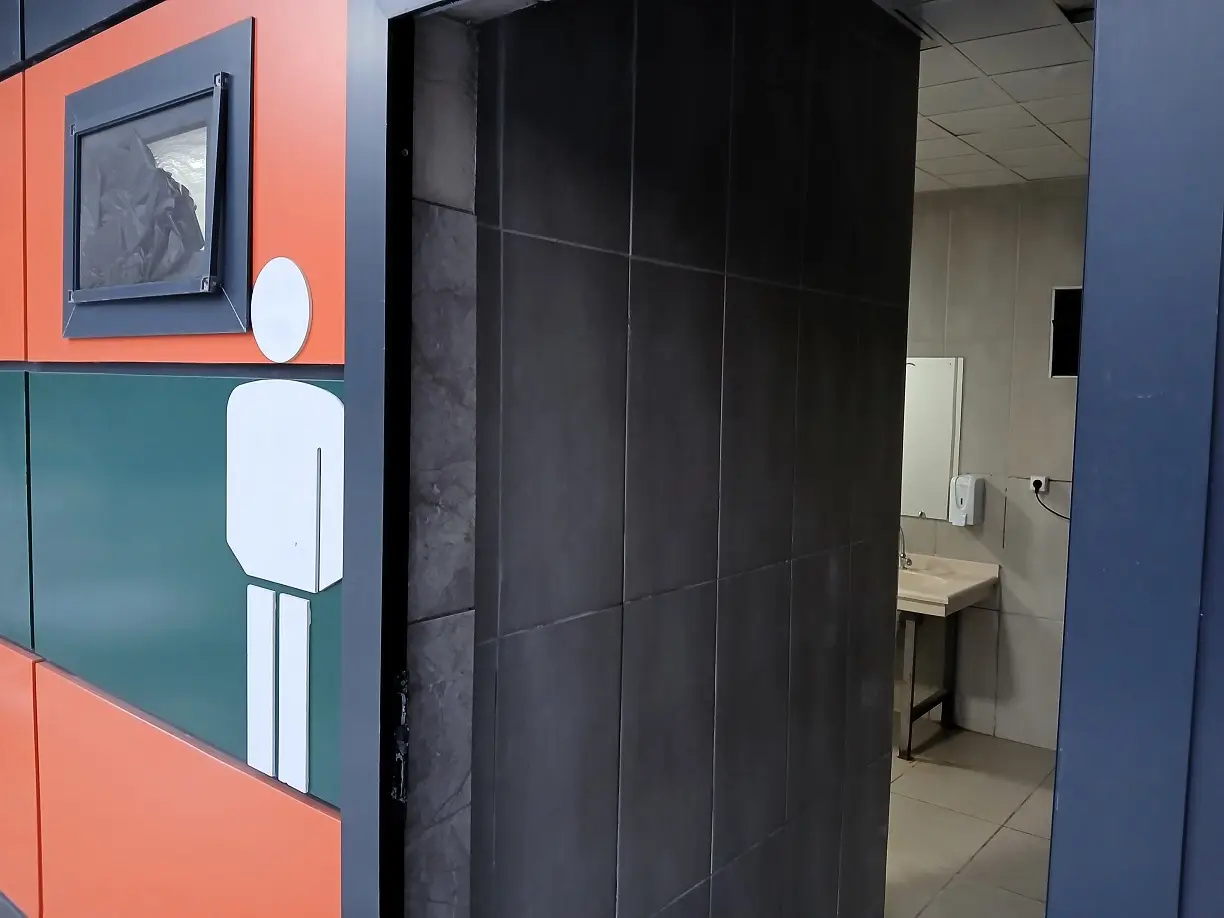 Aoç Gazi Park Wc Lavabo Donan Su Musluk Kış Kar (3)