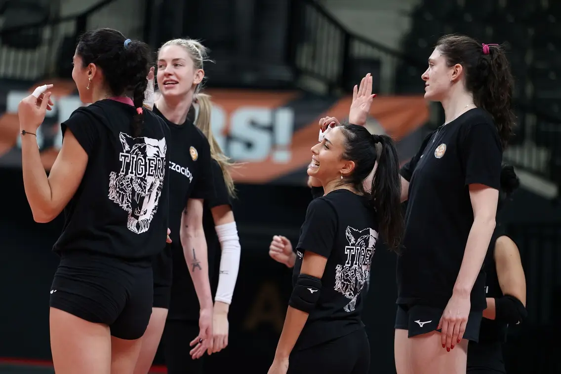 Eczacıbaşı Dynavit Kadın Voleybol (2)