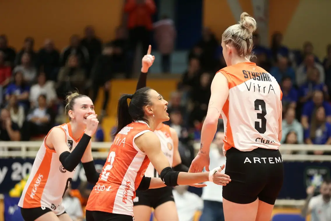 Eczacıbaşı Dynavit Zeleznicar Cev Ceren Voleybol (2)