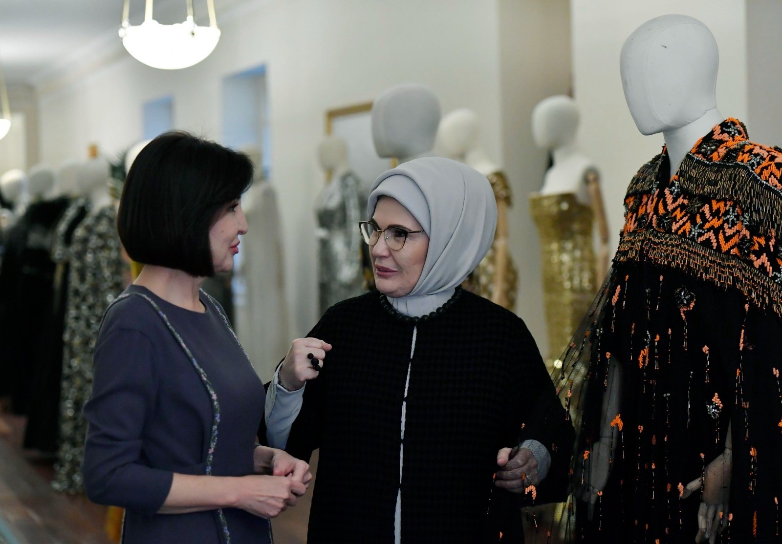 Emine Erdoğan Ile Özbekistan Cumhurbaşkanı'nın Eşi Ziroat Mirziyoyeva Ankara Palas'ı Ziyaret Etti